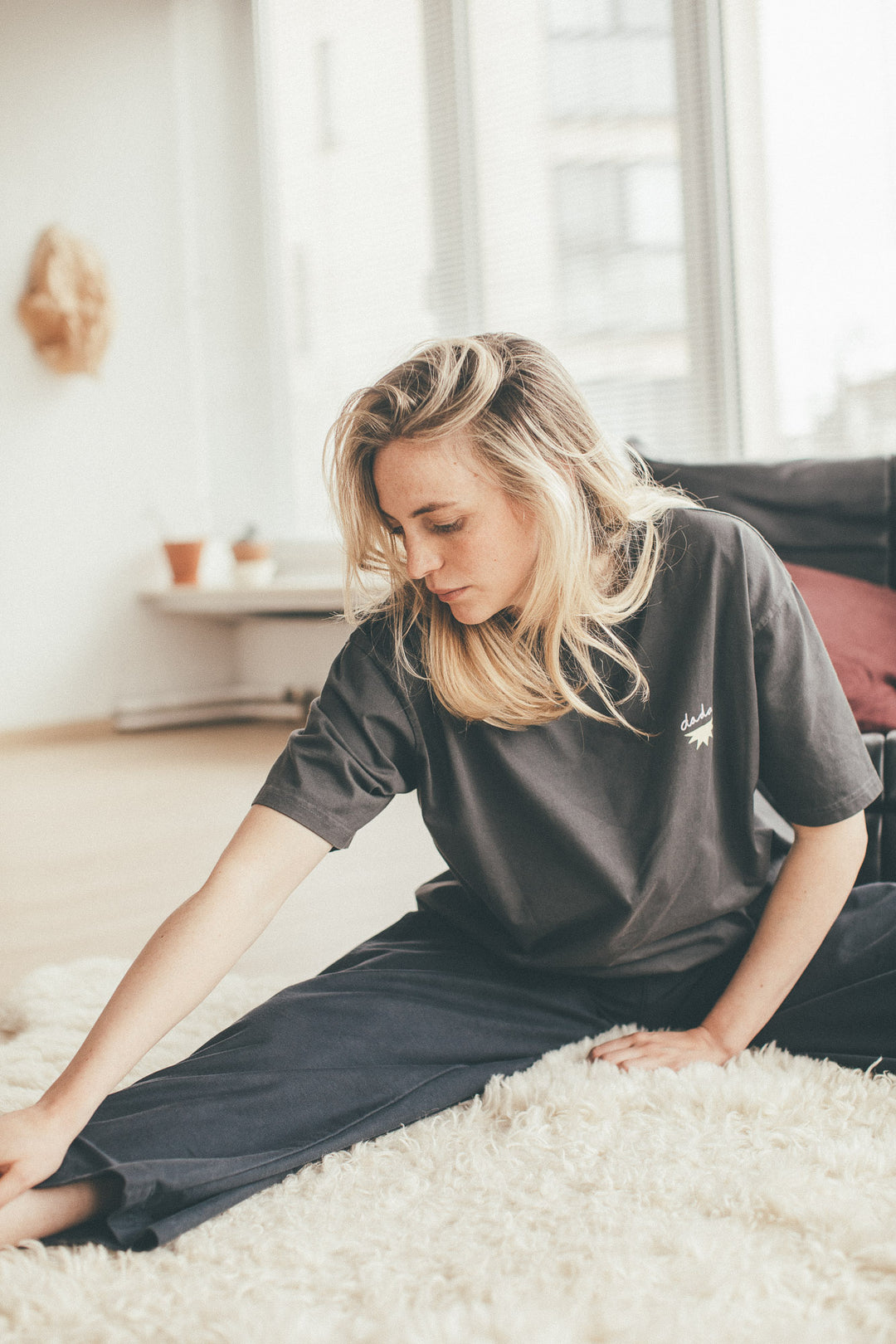 Still there Tee - Charcoal