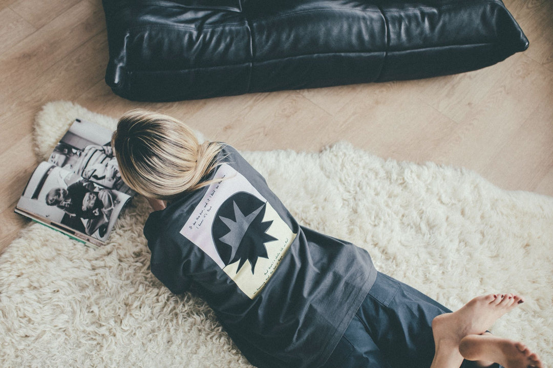 Still there Tee - Charcoal